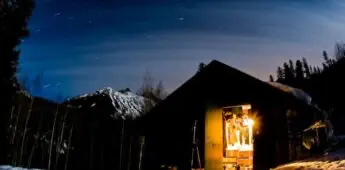 Night Hut under Stars